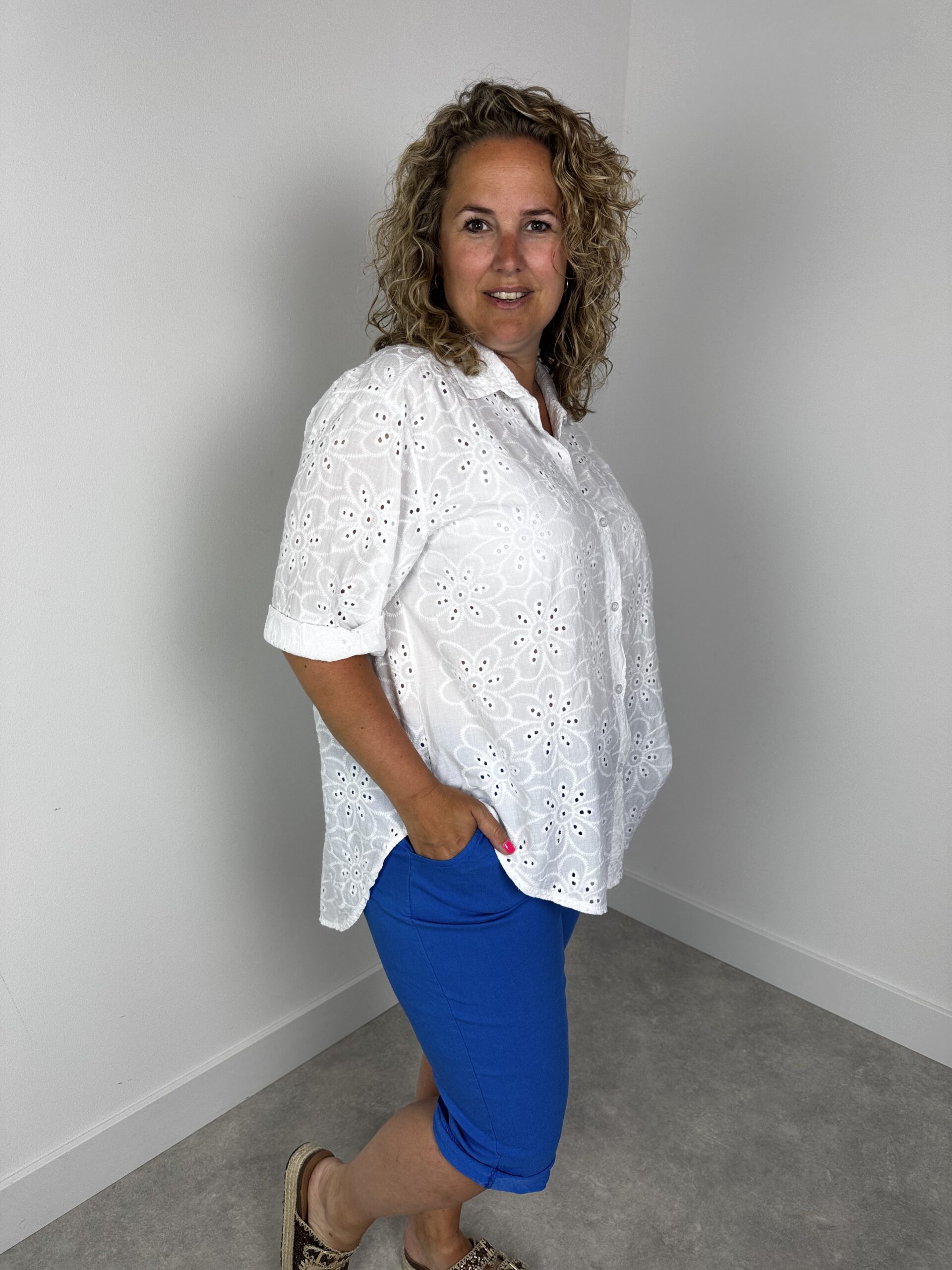 Broderie blouse wit nr 8024