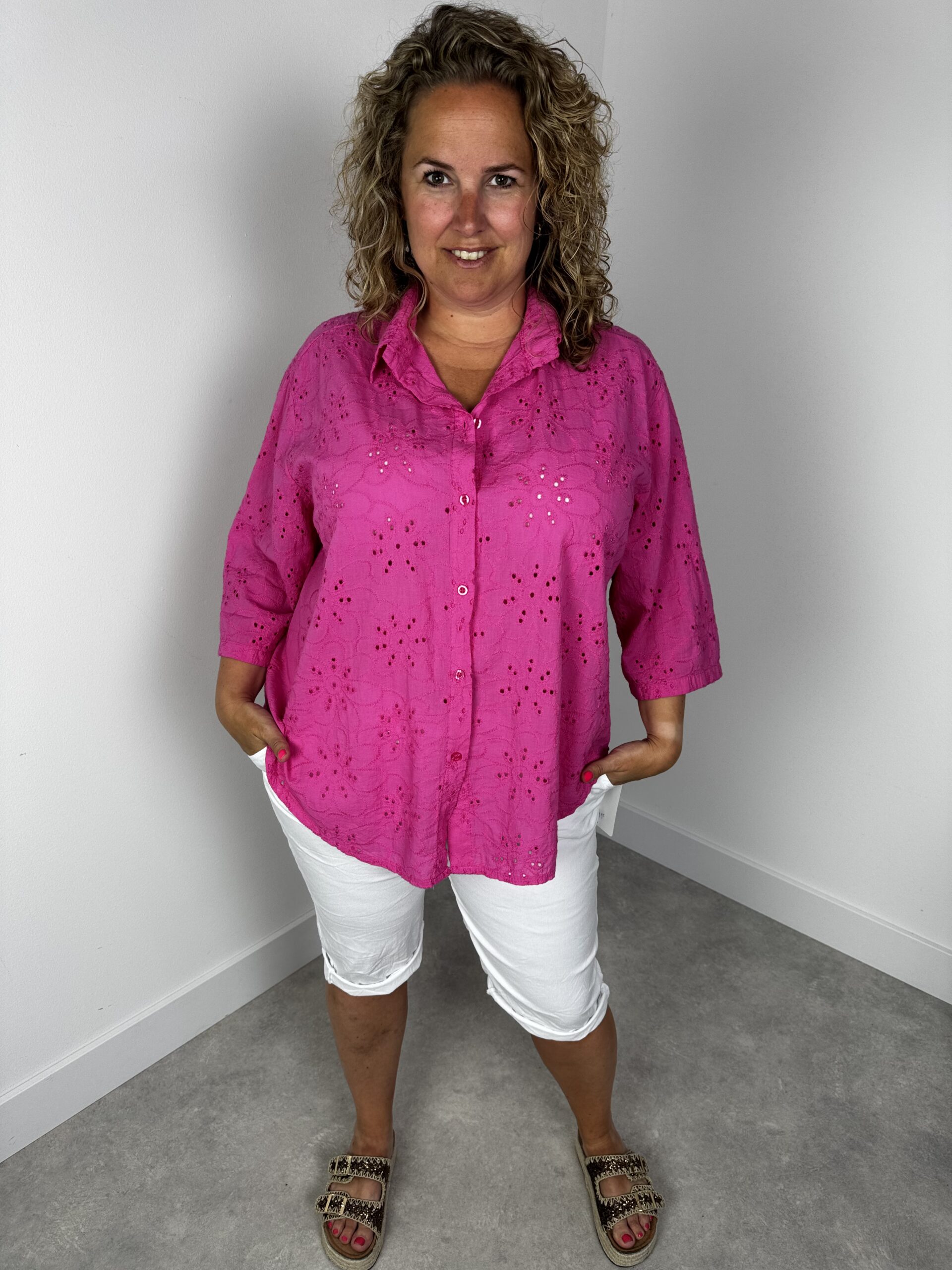 Broderie blouse fuchsia nr 8020