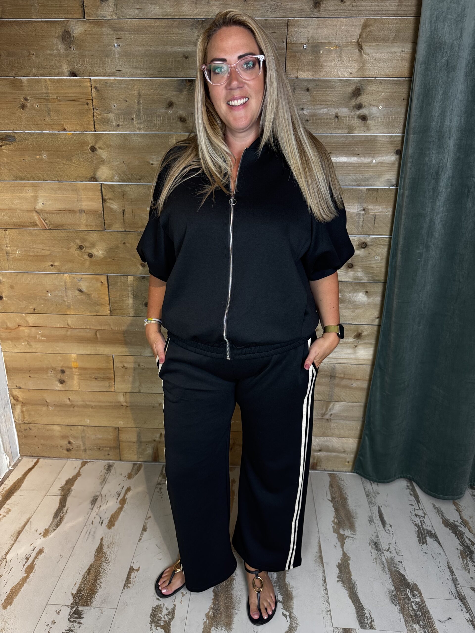 Set Jutta zwart (broek + vest met rits) nr.1001